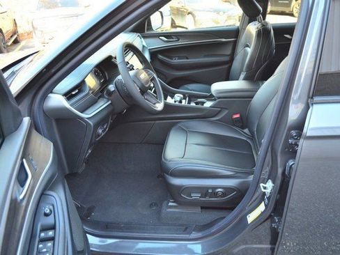 New 2025 Jeep Grand Cherokee Limited image 14