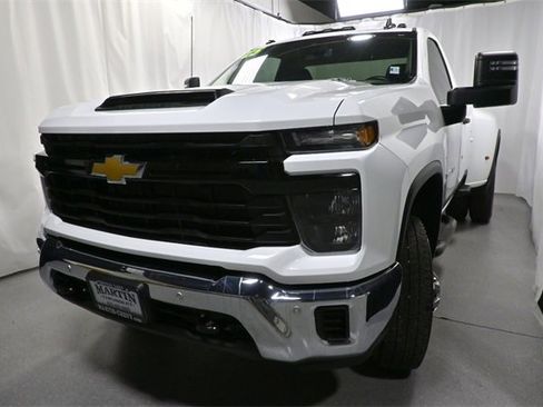 Used 2025 Chevrolet Silverado 3500 W/T w/ WT/CX Safety Package image 8