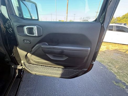 Used 2023 Jeep Wrangler Unlimited Sport AWD/4WD image 23