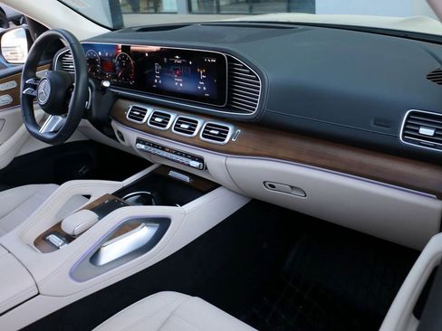 Used 2025 Mercedes-Benz GLS 450 4MATIC image 36