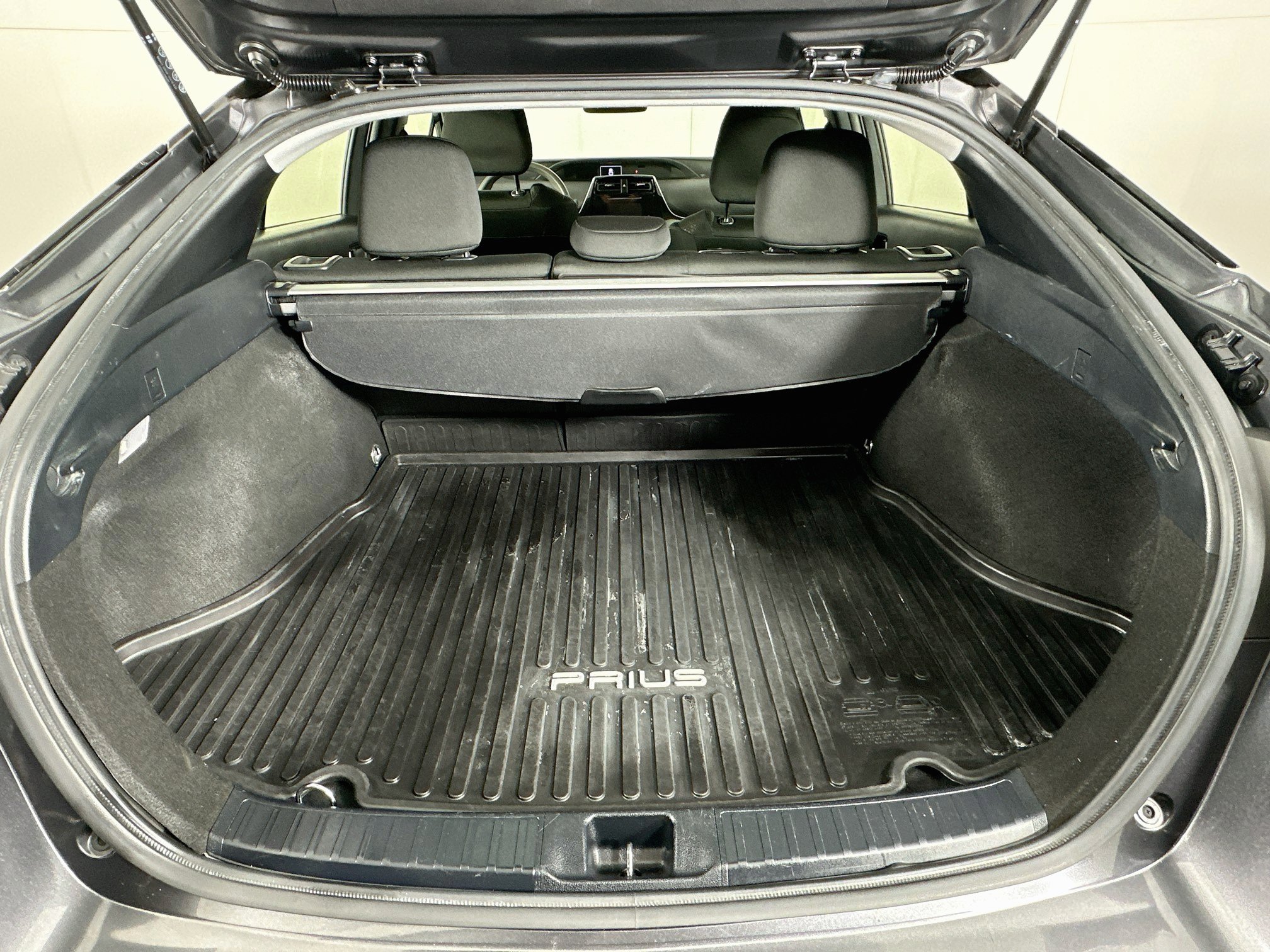 Used 2019 Toyota Prius LE FWD image 27