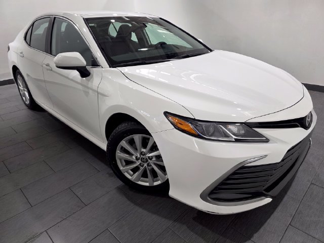Used 2024 Toyota Camry LE FWD image 7