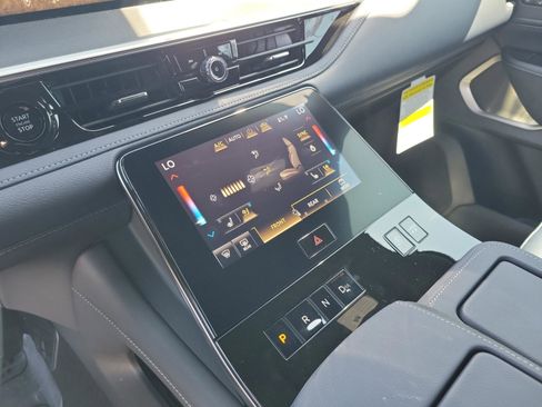 New 2026 INFINITI QX80 SPORT w/ Sport Exterior Package image 35