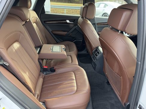 Used 2018 Audi Q5 2.0T Premium Plus w/ Premium Plus Package image 17
