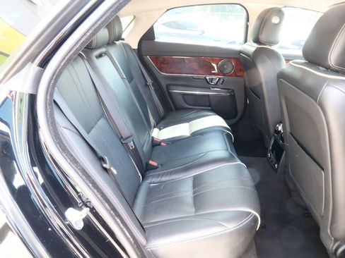 Used 2017 Jaguar XJ R-Sport image 18