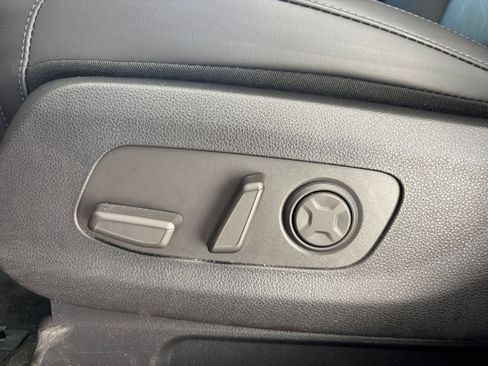 Used 2026 Kia Carnival FWD image 23