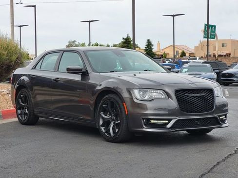 Used 2021 Chrysler 300 Touring L RWD image 3