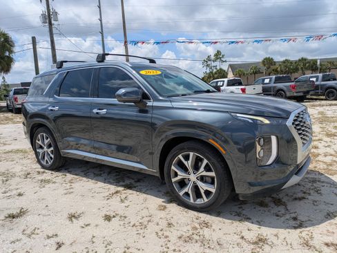 Used 2022 Hyundai Palisade Limited FWD image 2