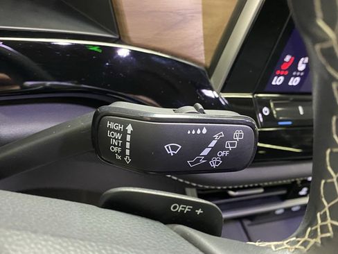 Used 2024 Volkswagen Atlas SE image 20