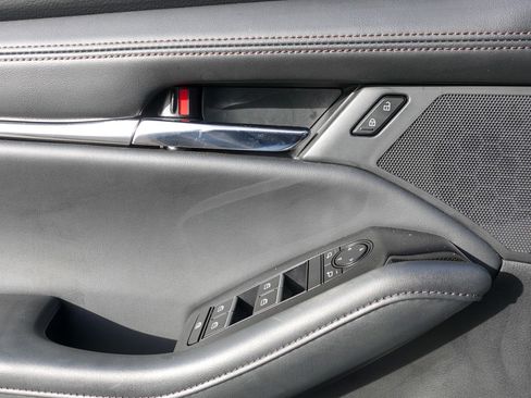 Certified 2025 MAZDA MAZDA3 s image 11