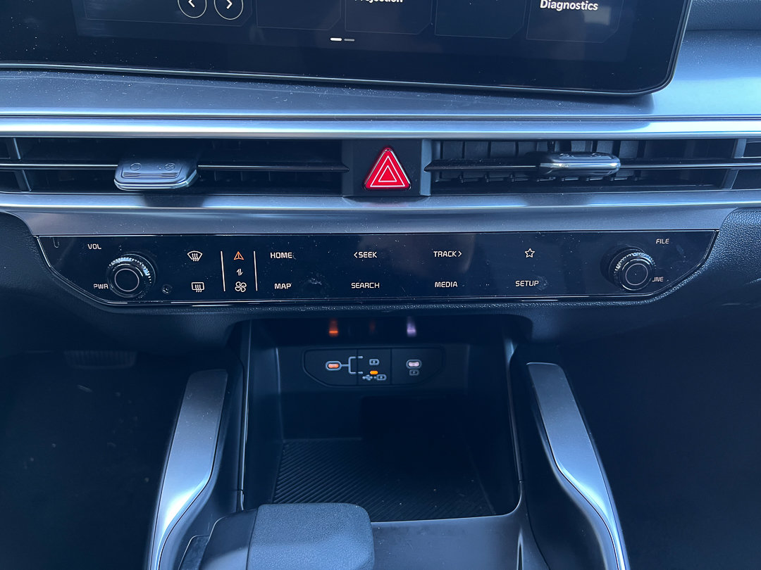 Certified 2025 Kia Sorento LX FWD image 20