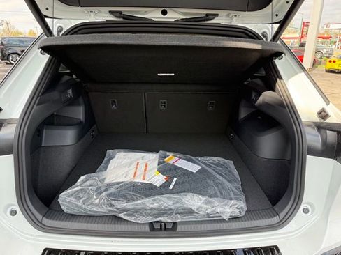 New 2026 Volkswagen Tiguan SEL R-Line AWD/4WD image 18