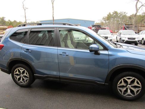 Used 2023 Subaru Forester Premium image 6