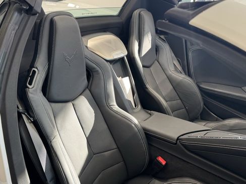 Used 2025 Chevrolet Corvette Z06 image 19