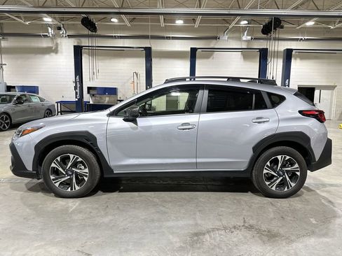 Used 2024 Subaru Crosstrek 2.0i Premium image 5
