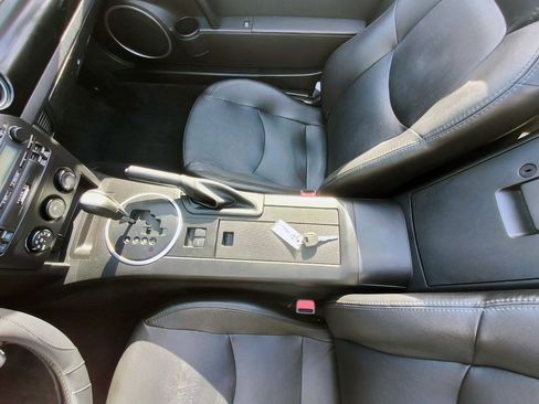 Used 2006 MAZDA MX-5 Miata Grand Touring RWD image 9
