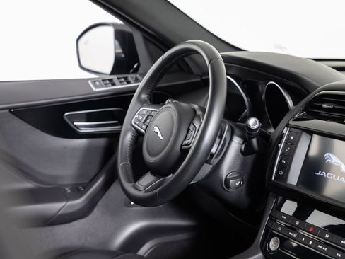 Used 2018 Jaguar F-PACE Premium AWD/4WD image 25