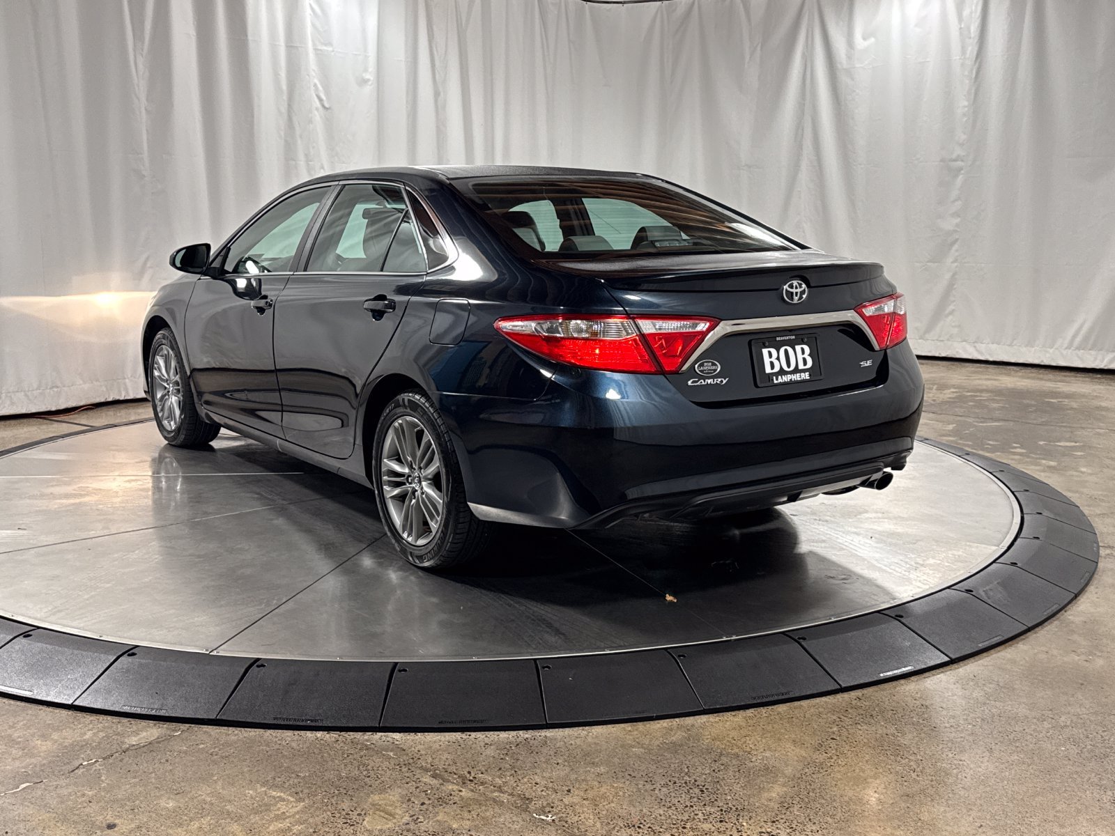 Used 2017 Toyota Camry SE FWD image 7