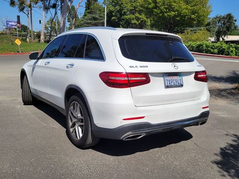 Used 2017 Mercedes-Benz GLC 300 4MATIC image 3