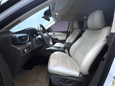 Used 2020 Ford Explorer Platinum w/ Premium Technology Package AWD/4WD image 10