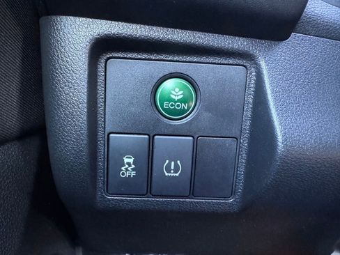 Used 2018 Honda HR-V LX image 18