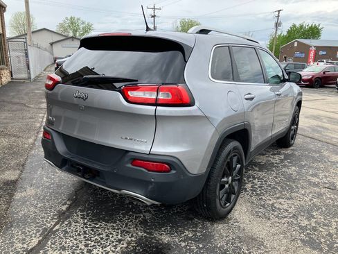 Used 2015 Jeep Cherokee Limited w/ Luxury Group AWD/4WD image 3