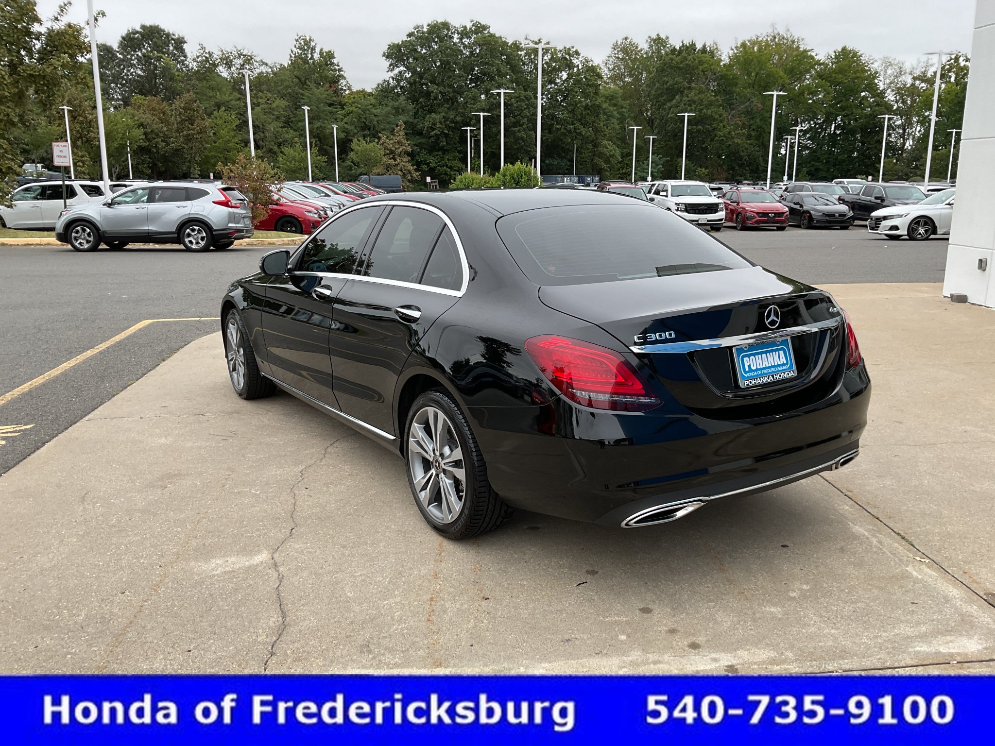 Used 2020 Mercedes-Benz C 300 4MATIC Sedan image 4