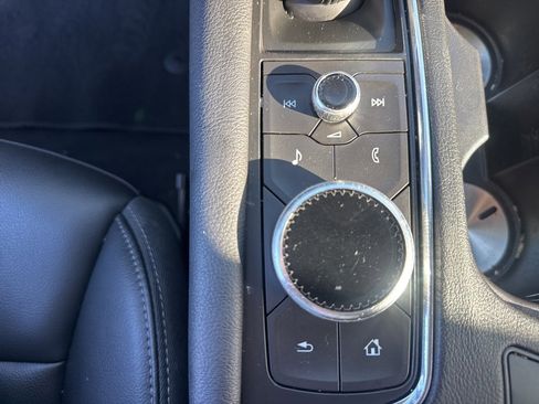 Used 2023 Cadillac XT6 Luxury image 33