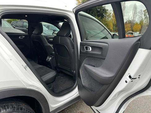 Certified 2023 Volvo C40 P8 Recharge Ultimate image 11