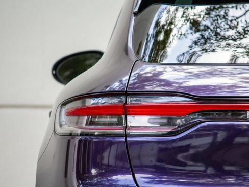 Used 2021 Porsche Macan w/ Premium Package Plus AWD/4WD image 13
