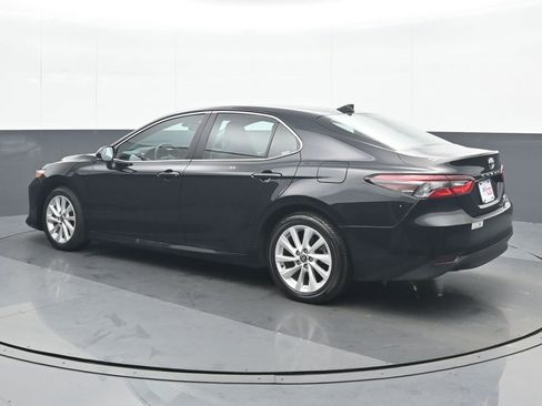 Used 2024 Toyota Camry LE w/ Convenience Package FWD image 4