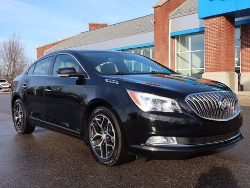 Used 2016 Buick LaCrosse Sport Touring image 4