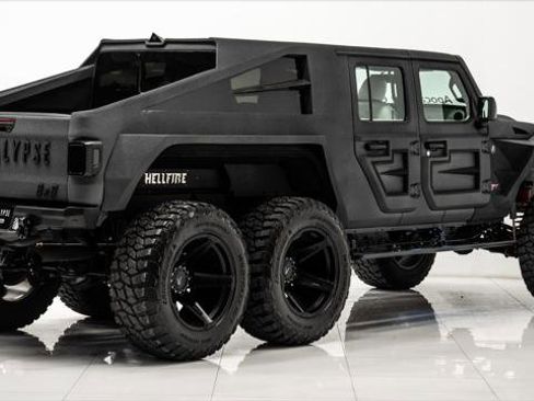 Used 2025 Jeep Gladiator Sport image 8