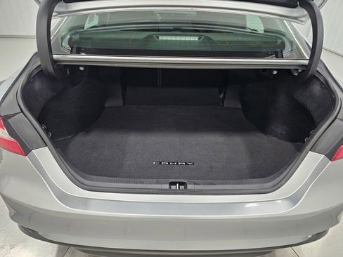 Used 2018 Toyota Camry LE image 17