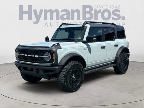 Used 2023 Ford Bronco Wildtrak image 7