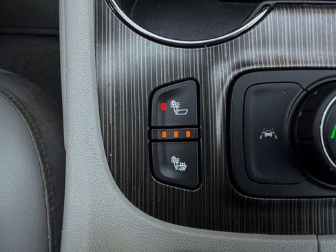 Used 2023 GMC Acadia SLT AWD/4WD image 19