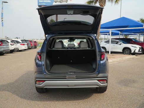 Used 2025 Hyundai Tucson SE image 7