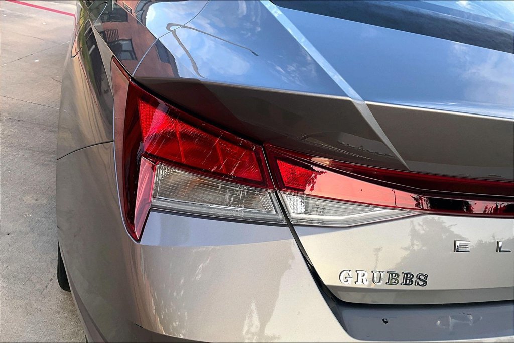 Used 2021 Hyundai Elantra SEL FWD image 40