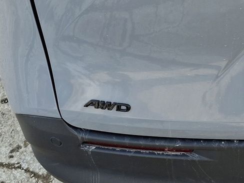 Used 2024 Toyota Sienna XLE Woodland Edition image 37