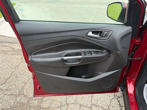 Used 2017 Ford Escape SE w/ Equipment Group 201A image 16