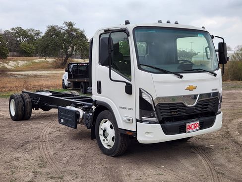 New 2025 Chevrolet Low Cab Forward 5500 XD image 1