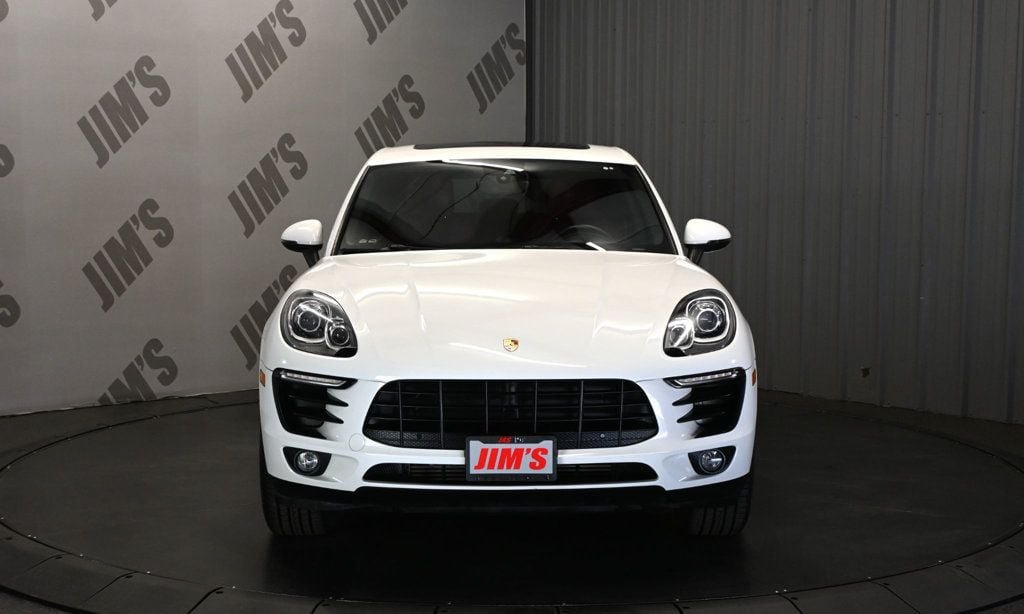 Used 2018 Porsche Macan AWD/4WD image 2