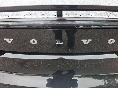 Certified 2023 Volvo C40 P8 Recharge Plus image 23