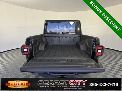 New 2025 Jeep Gladiator Mojave image 29