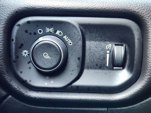 Used 2024 RAM 2500 Tradesman w/ Chrome Appearance Group image 20