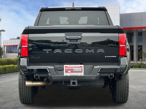 Certified 2025 Toyota Tacoma TRD Off-Road AWD/4WD image 6