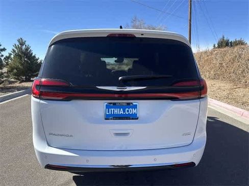 New 2025 Chrysler Pacifica Select w/ Uconnect Theater Family Group image 13