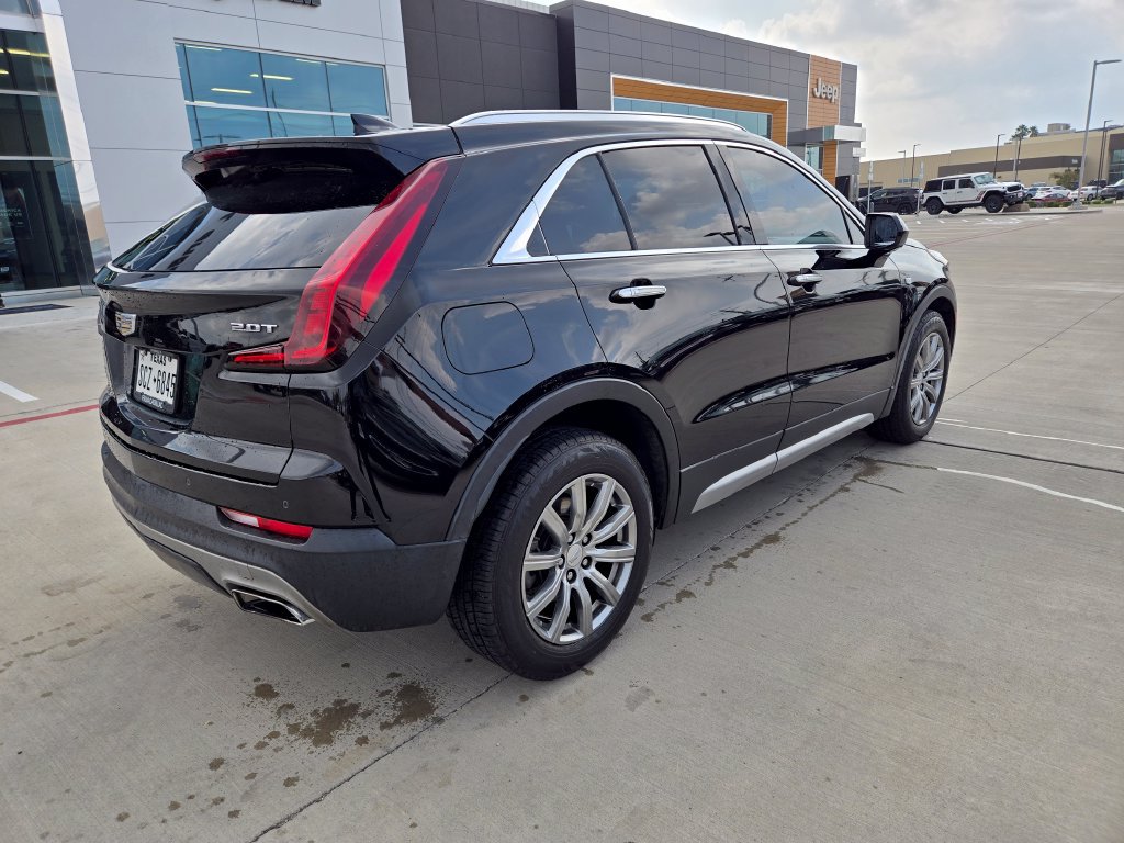 Used 2019 Cadillac XT4 Premium Luxury FWD image 3