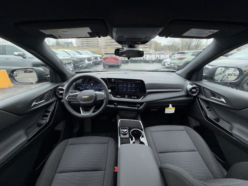 New 2026 Chevrolet Equinox LT FWD image 23