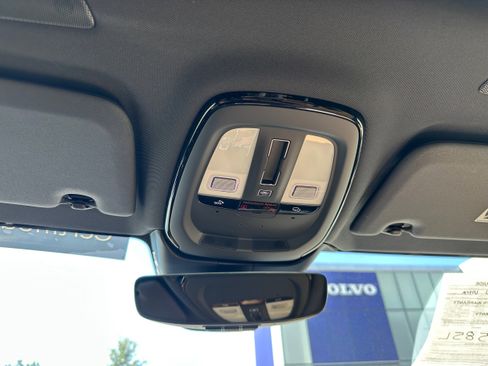 Certified 2025 Volvo V60 B5 Cross Country Ultra w/ Protection Package Premier image 22